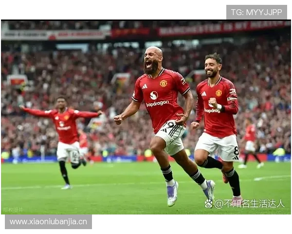 曼联中场失衡问题影响近期攻防转换,球队整体表现面临考验 曼联中场失衡问题影响近期攻防转换,球队整体表现面临考验