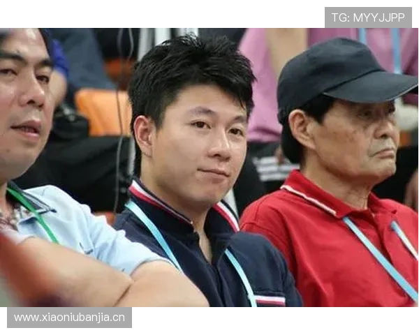 李小鹏家的体操房比我家客厅还大