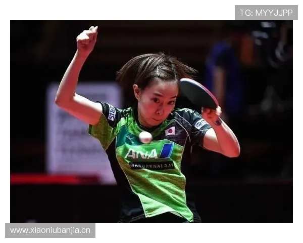 维纳斯今天穿得比球场还豪，感觉她不是打球是直接开派对？