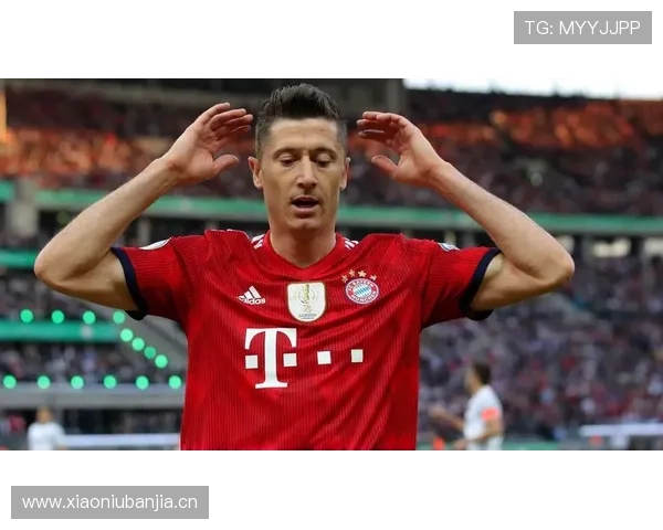 莱万终结效率与战术支点能力解析：是否顶级全能中锋