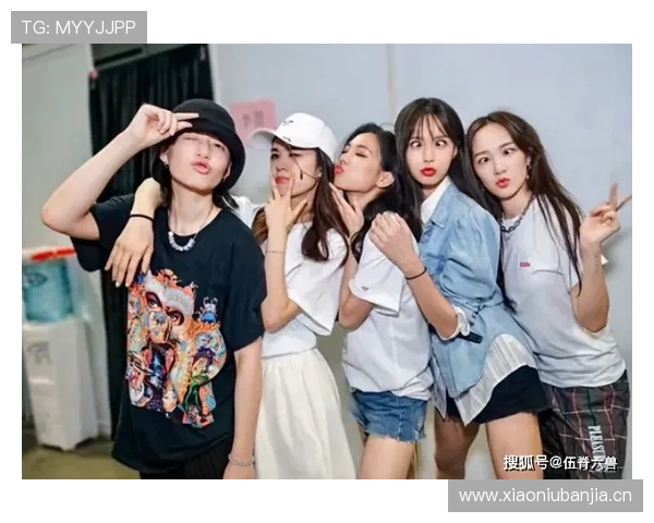 安洗莹上场像拍电影，翻到她的日常照我还以为走错了号，邻家姐姐感直接拉满